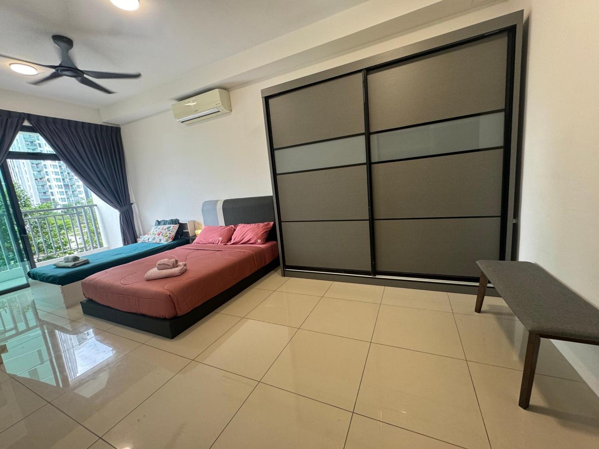 Homenest Jb City Poolview Suite By Cozy Home Johor Bahru Exterior photo
